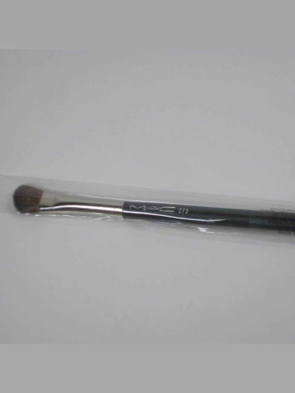 MAC 275 Medium Angled Shading Brush Eye Shadow